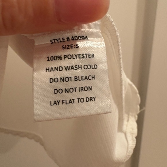 Carly Jean Los Angeles sweet White Cami Top - Picture 2 of 3